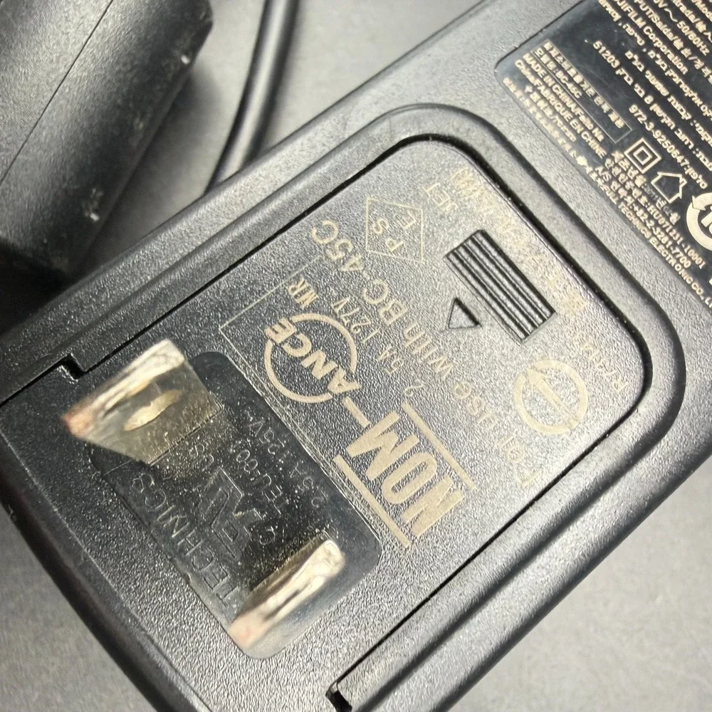 Fujifilm Digital Camera Battery Charger BC-45C for Fuji NP-45 Batteries Genuine‎